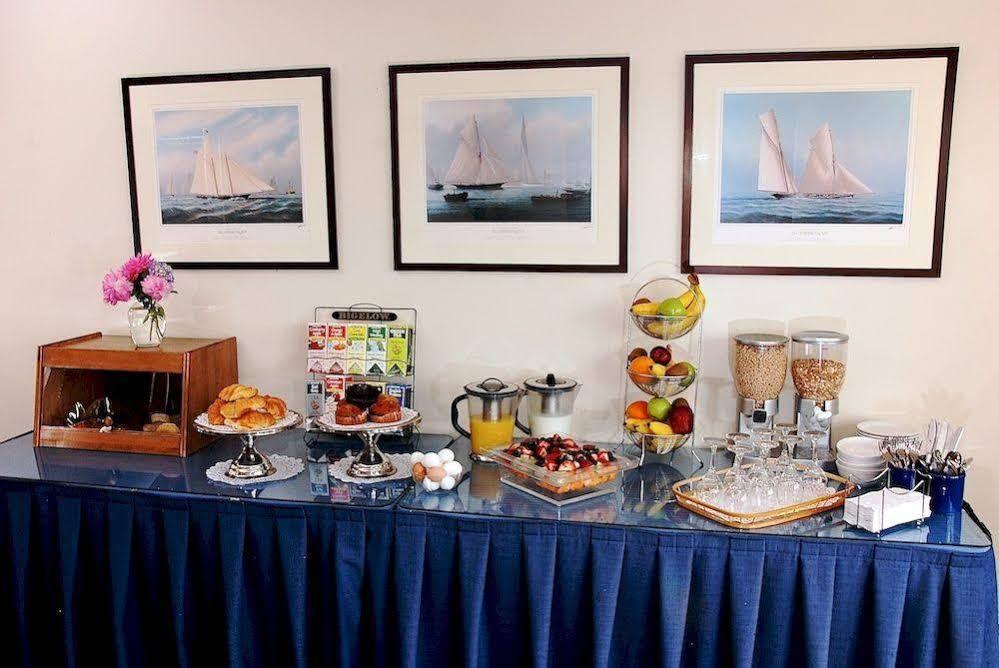 Harborside Inn นิวพอร์ต ภายนอก รูปภาพ