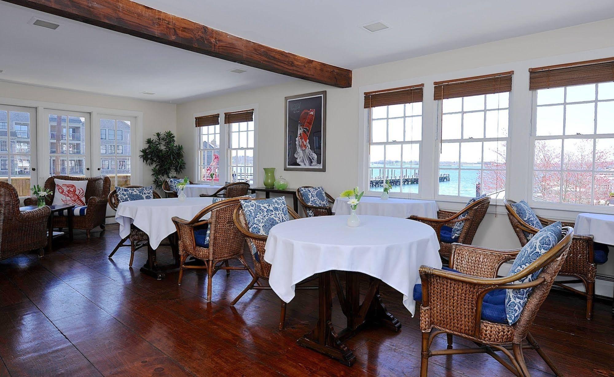 Harborside Inn นิวพอร์ต ภายนอก รูปภาพ