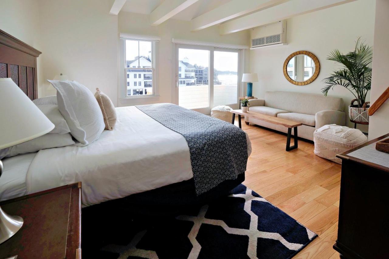 Harborside Inn นิวพอร์ต ภายนอก รูปภาพ