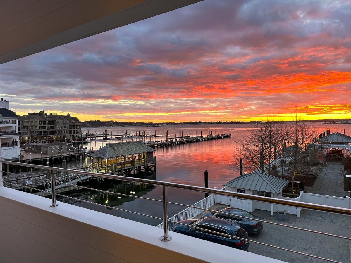 Harborside Inn นิวพอร์ต ภายนอก รูปภาพ